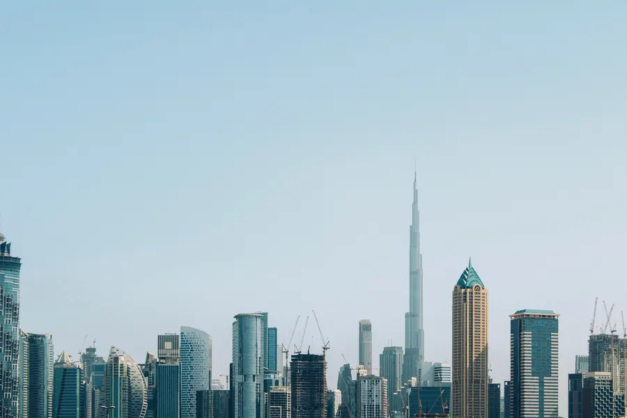 Lo skyline di Dubai con il Burj Khalifa