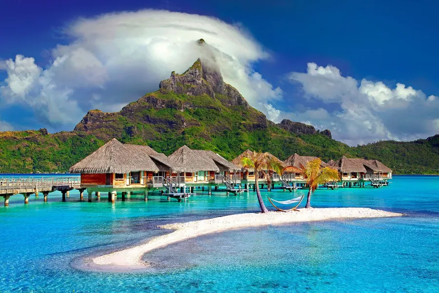 La laguna di Bora Bora vista dall'alto