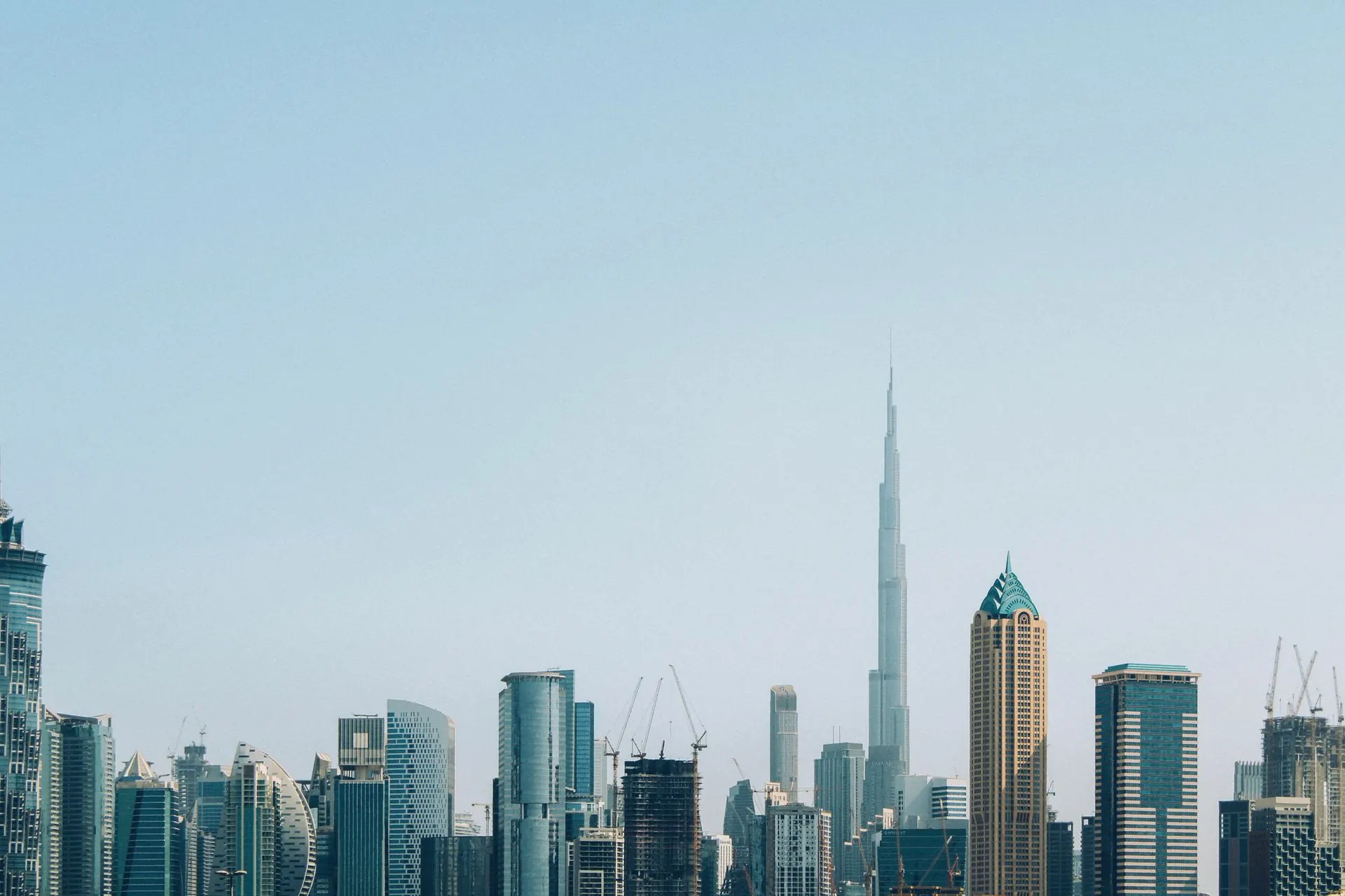Lo skyline di Dubai con il Burj Khalifa